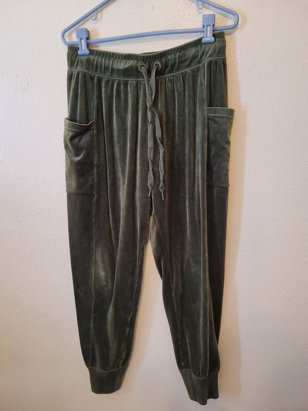 OFFLINE by Aerie After Party Velour Joggers Medium Olive Green Cargo